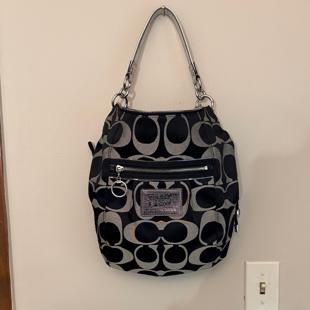 Coach Poppy Black and Gray Hobo Handbag-Like New! All 3 Poppy Tags!! 🤩